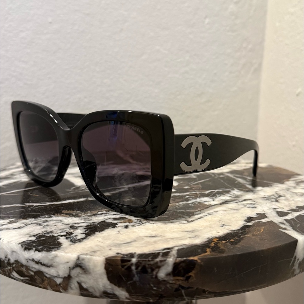 CHANEL Black Square Oversized Sunglasses with Silver CC Logo